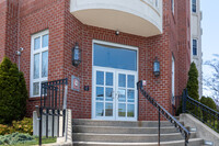 Britney Place Condominiums in Everett, MA - Foto de edificio - Building Photo