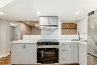 4752 Memorial Dr E in Calgary, AB - Building Photo - Building Photo