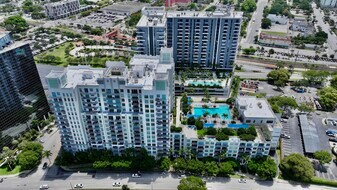 300 S Australian Ave in West Palm Beach, FL - Building Photo