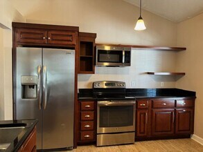 2123 Retreat Ct in Virginia Beach, VA - Foto de edificio - Building Photo