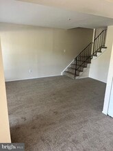 24 Maplewood Ct in West Deptford, NJ - Foto de edificio - Building Photo