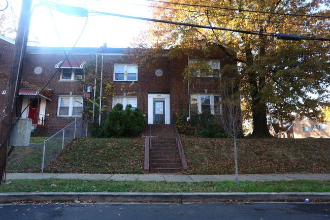 2801 Q St SE