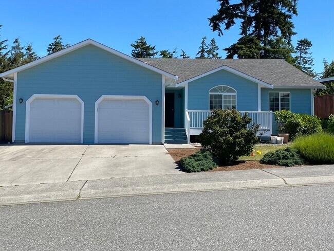 2240 SW 16th Ave in Oak Harbor, WA - Building Photo - Building Photo