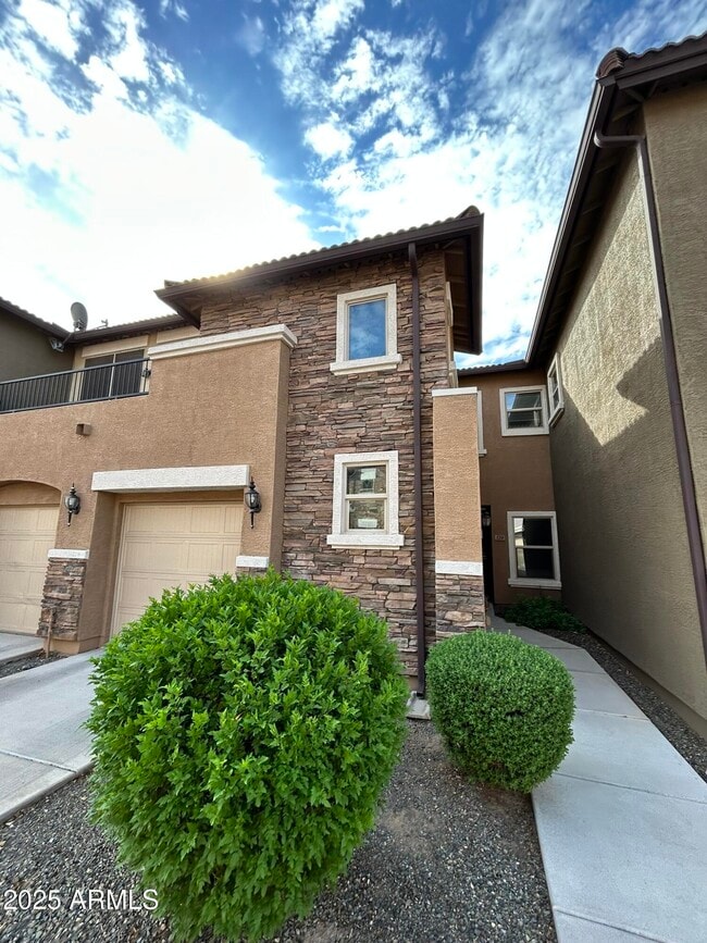 7726 E Baseline Rd in Mesa, AZ - Foto de edificio - Building Photo