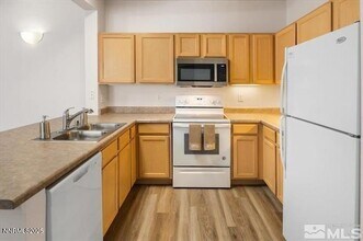 200 Talus Way, Unit 524 in Reno, NV - Building Photo - Building Photo