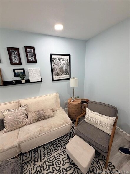 310 SE Denver Ave, Unit 2 in Stuart, FL - Building Photo - Building Photo