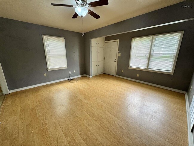 property at 2841 Featherston Ave