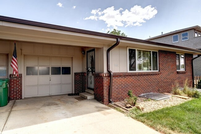 property at 1064 S Yarrow St