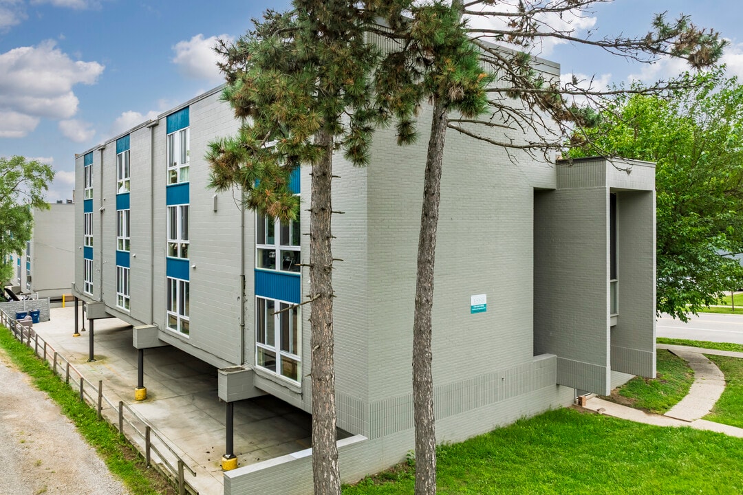 Tradewind Apartments in Ann Arbor, MI - Foto de edificio