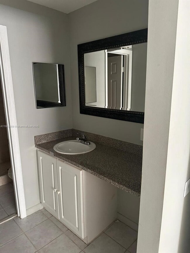 2812 NW 55th Ave in Lauderhill, FL - Building Photo - Building Photo