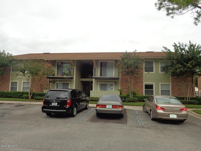 3737 Loretto Rd in Jacksonville, FL - Foto de edificio - Building Photo