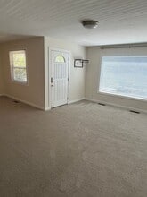 900 Railroad Ave in Novato, CA - Building Photo - Building Photo