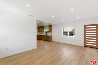 5411 Troost Ave in Los Angeles, CA - Building Photo - Building Photo