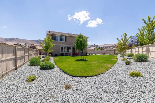 10687 Walton Park Dr in Reno, NV - Building Photo - Building Photo