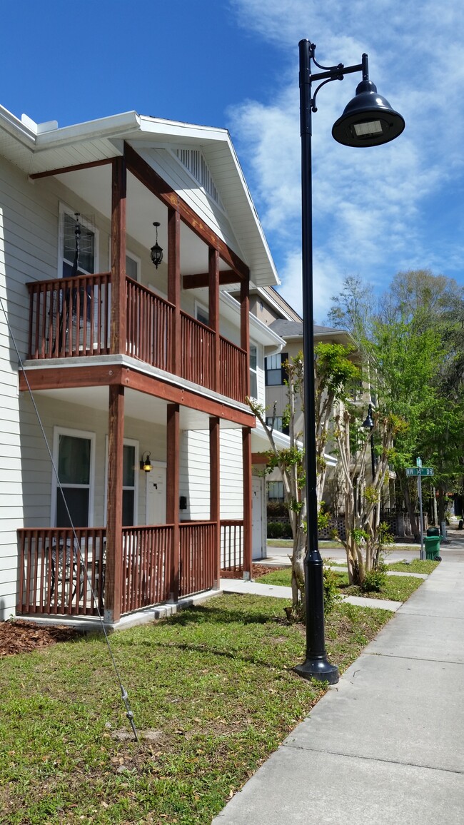 1426 NW 3rd Ave, Unit 1426 A in Gainesville, FL - Foto de edificio - Building Photo