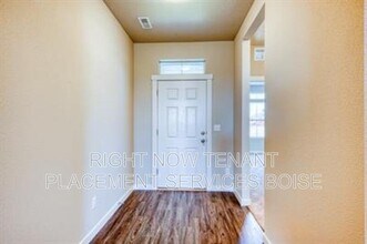 6818 S Catfish Creek Ave in Meridian, ID - Building Photo - Building Photo