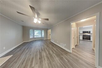 707 Ketch Cove in Woodstock, GA - Foto de edificio - Building Photo