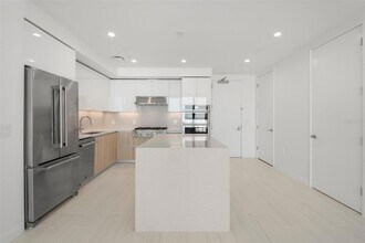 400 Central Ave, Unit 1709 in St. Petersburg, FL - Building Photo - Building Photo