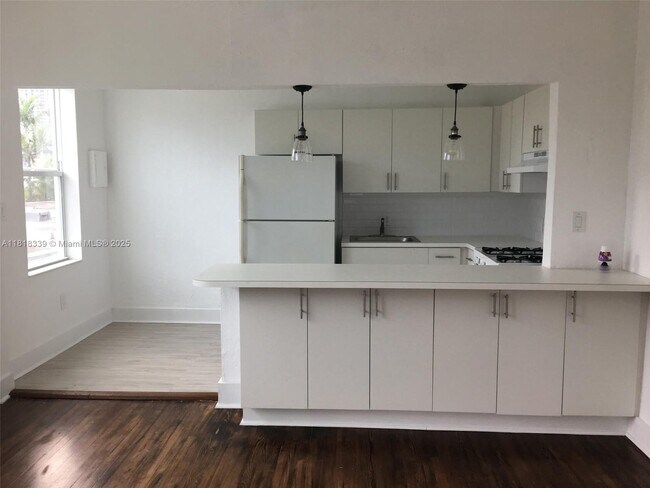 1618 Michigan Ave in Miami Beach, FL - Building Photo - Building Photo