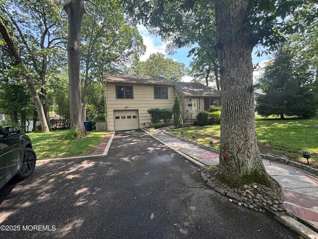 187 Elmwood Rd in Ocean Township, NJ - Building Photo - Building Photo