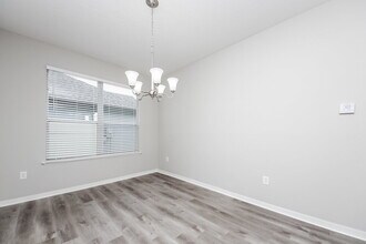 2041 The Oaks Blvd in Kissimmee, FL - Building Photo - Building Photo