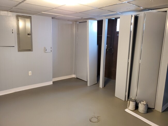 163 Miron Ave, Unit 163 in Weirton, WV - Foto de edificio - Building Photo