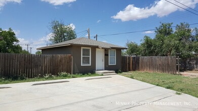 310 E Lynn St in Slaton, TX - Building Photo - Building Photo