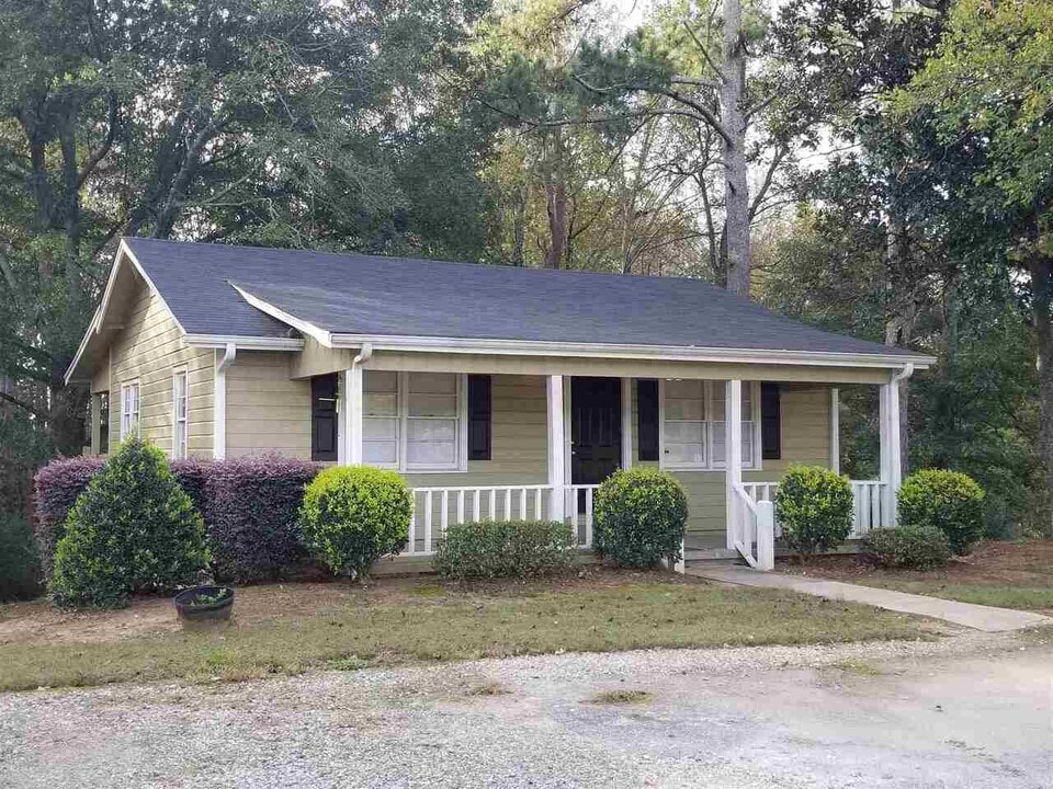 2084 Brockton Rd in Jefferson, GA - Building Photo