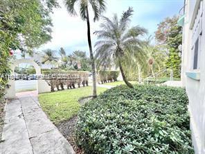 1027 Euclid Ave in Miami Beach, FL - Building Photo - Building Photo