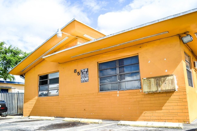 Central Palms Apartments I in Hialeah, FL - Building Photo - Building Photo