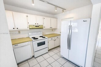 1630 W 46th St in Hialeah, FL - Building Photo - Building Photo