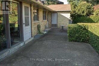 5950 Corwin Ave in Niagara Falls, ON - Building Photo - Building Photo