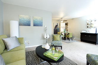 RENTON SAGE APARTMENTS in Renton, WA - Building Photo - Interior Photo