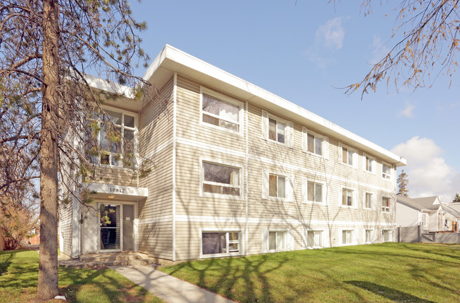 Greystone Apartments in Edmonton, AB - Building Photo - Building Photo