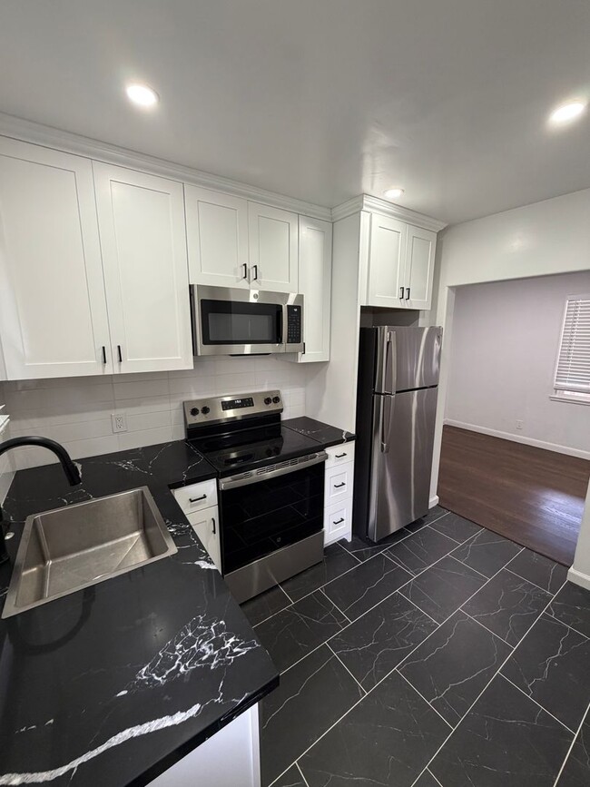 128 Dartmouth Rd in San Mateo, CA - Building Photo - Building Photo