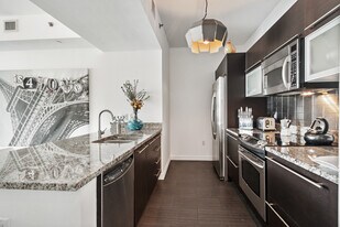 951 Brickell Ave, Unit 3700 in Miami, FL - Building Photo