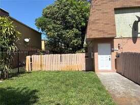 5967 NW 23rd St in Lauderhill, FL - Building Photo