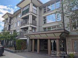 45561 Yale Rd in Chilliwack, BC - Building Photo