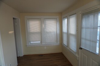 217 Center St in Dundalk, MD - Foto de edificio - Building Photo