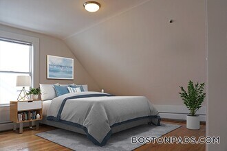 252 Ash St, Unit 4 in Waltham, MA - Building Photo - Building Photo