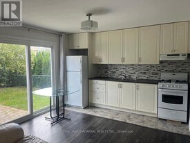 123 Cherry Hills Rd in Vaughan, ON - Building Photo