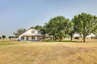1616 Co Rd 463 in Coupland, TX - Building Photo - Building Photo