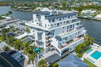 La Cascade in Fort Lauderdale, FL - Foto de edificio - Building Photo