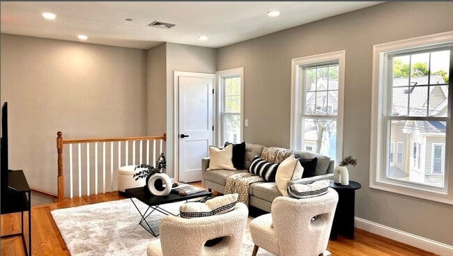 20 Alston St in Somerville, MA - Building Photo - Building Photo