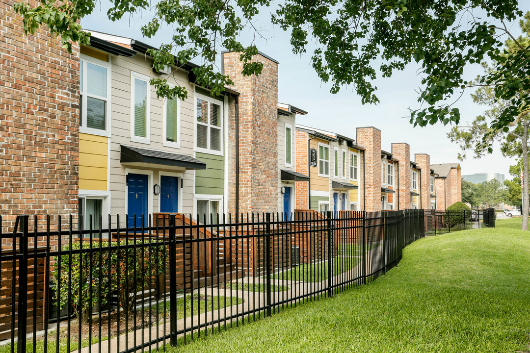 Landings At Northpoint in Houston, TX - Building Photo