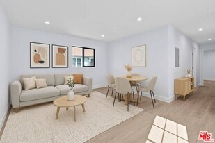 1518 1/2 Stearns Dr in Los Angeles, CA - Building Photo