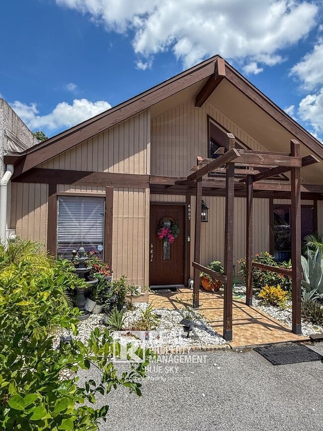 property at 4007 Muriel Pl