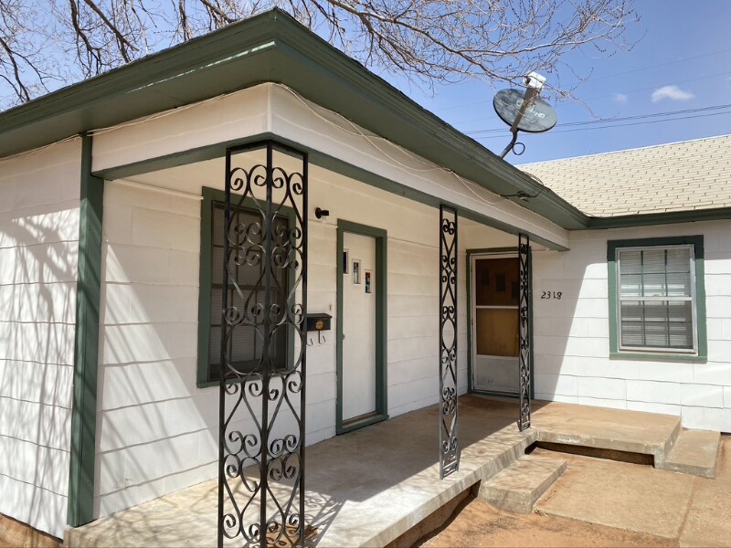 2318 21st St in Lubbock, TX - Building Photo