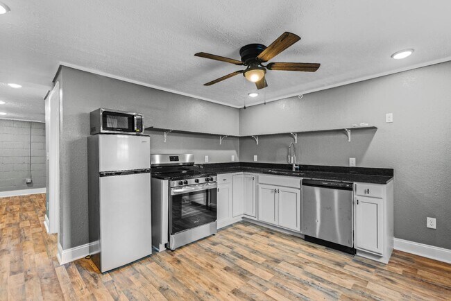 227 E Broadway St in Newport, TN - Building Photo - Building Photo