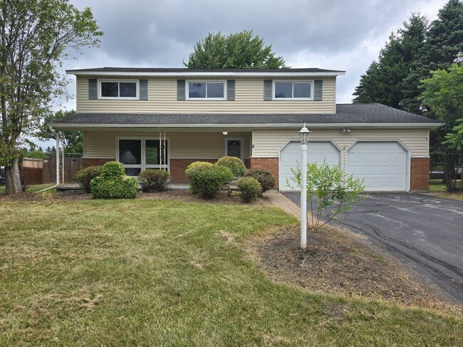 property at 8 Lanyard Ln